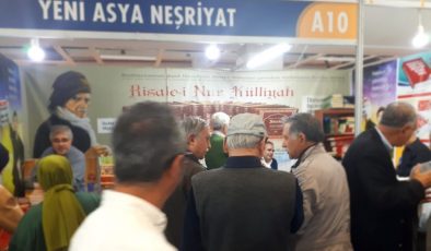 Bursa kitap fuarında Yeni Asya coşkusu