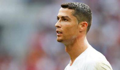 Manchester United: Ronaldo’nun sözleşmesi feshedildi